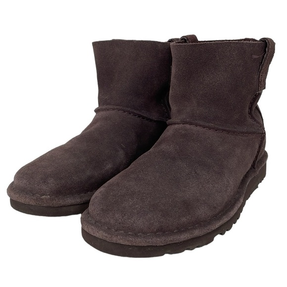 UGG Boots Women's 6 Brown Ankle Booties Shoes Classic Unlined Round Toe - Picture 1 of 11